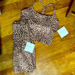 NWT Beyond Yoga Cropped Tank and bike shorts set S